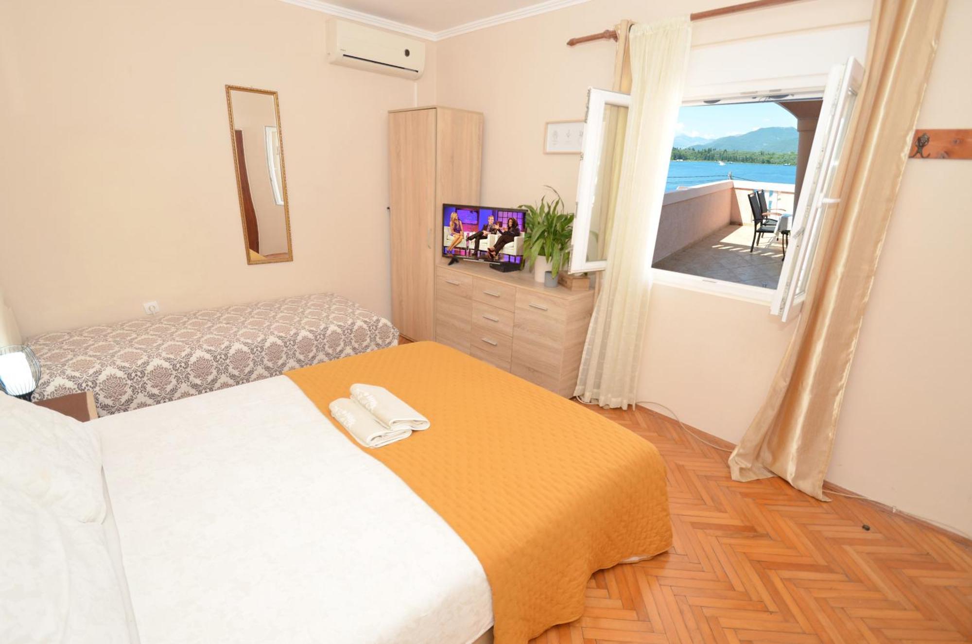 Stradioti Apartments Tivat Exterior photo