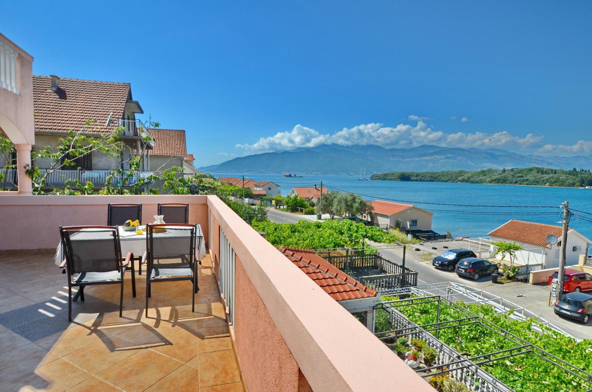 Stradioti Apartments Tivat Exterior photo